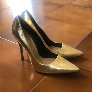 3 for $50 Topshop gold crackle pumps 41